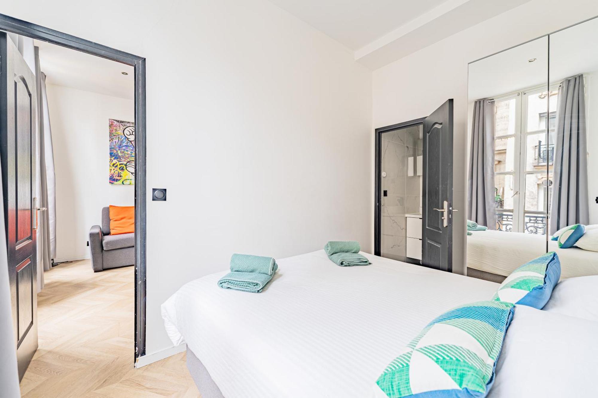 Le Marais - 3 Bedrooms, 2 Bathrooms, 2wc